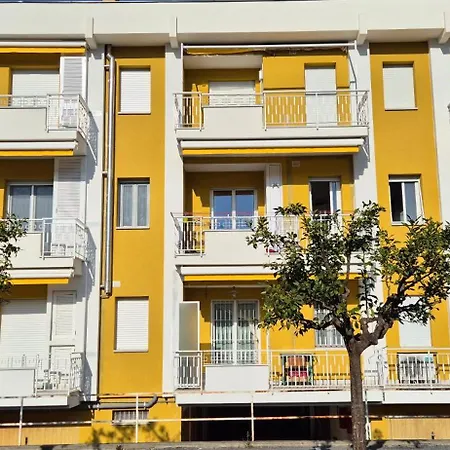 Relax A A 2 Passi Dal Mare Con Parcheggio Nyaraló *